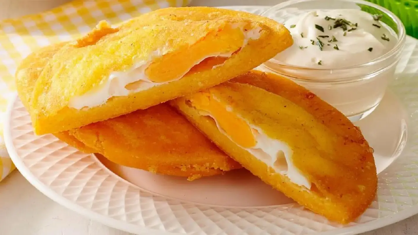 arepa de huevo colombia